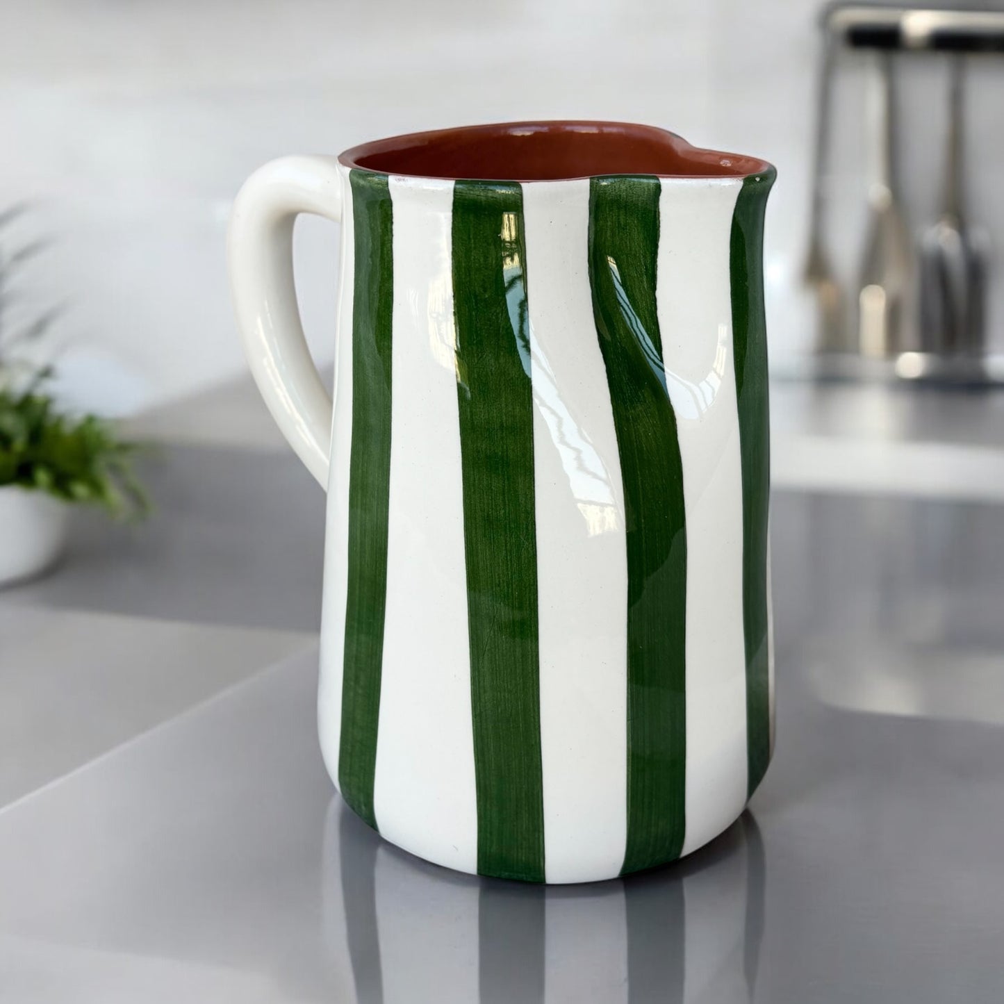 Pichet en grès rayures vertes