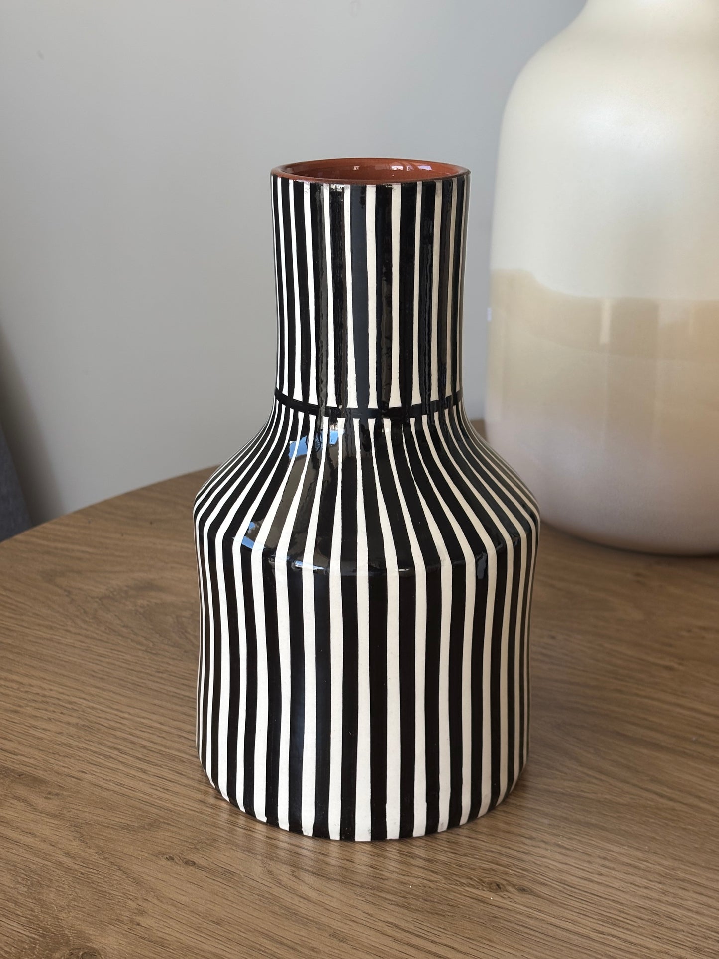 Vase gourde rayures noires en grès