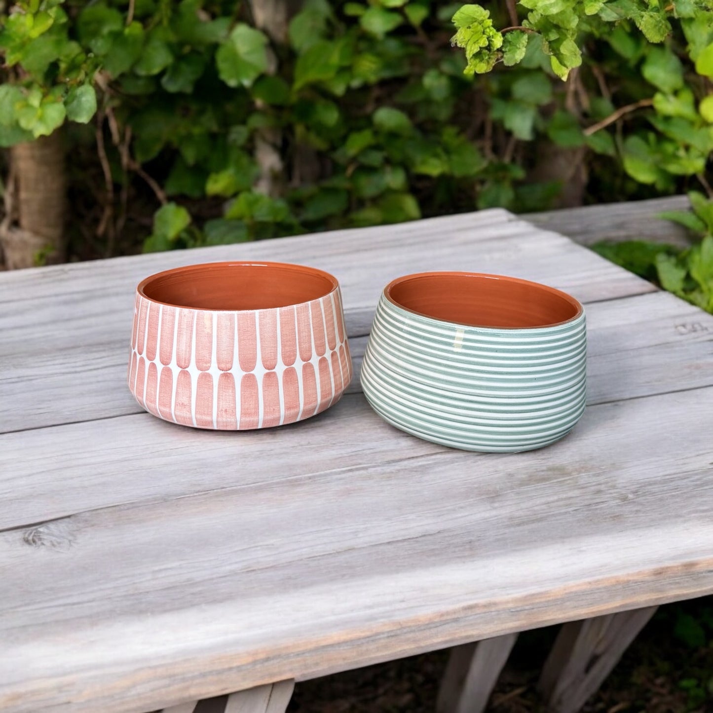 Grand bol en grès aux rayures vert d’eau