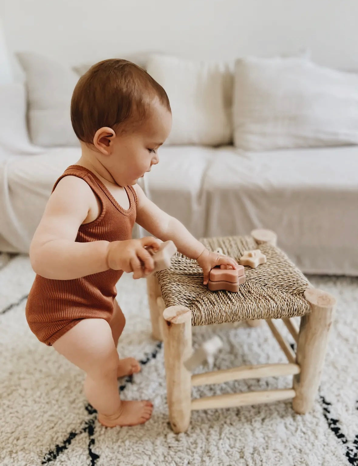 Jeu d'empilage étoile beige, leo et lea, Montessori