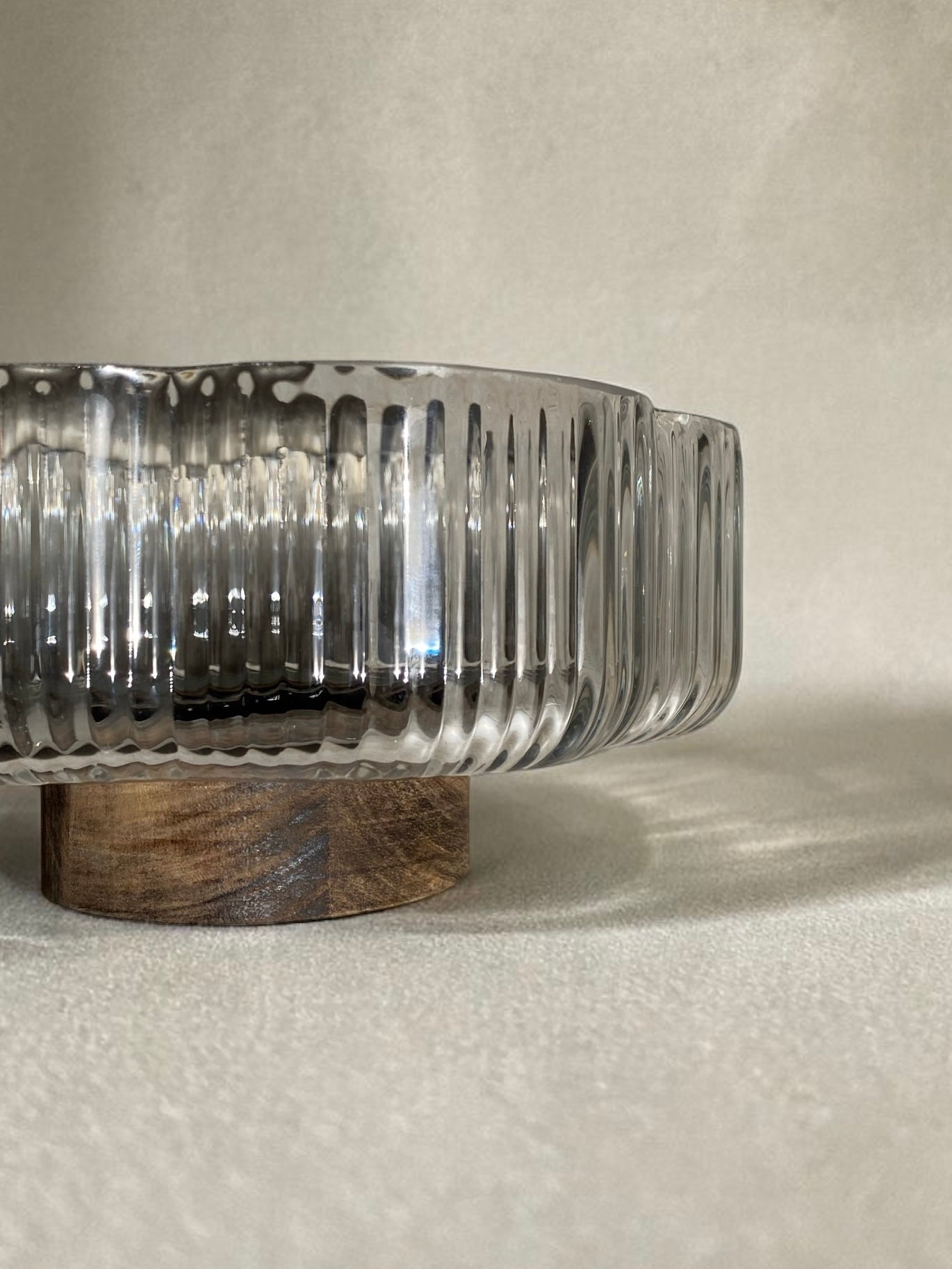 Saladier en forme de fleur - verre et bois d'acacia