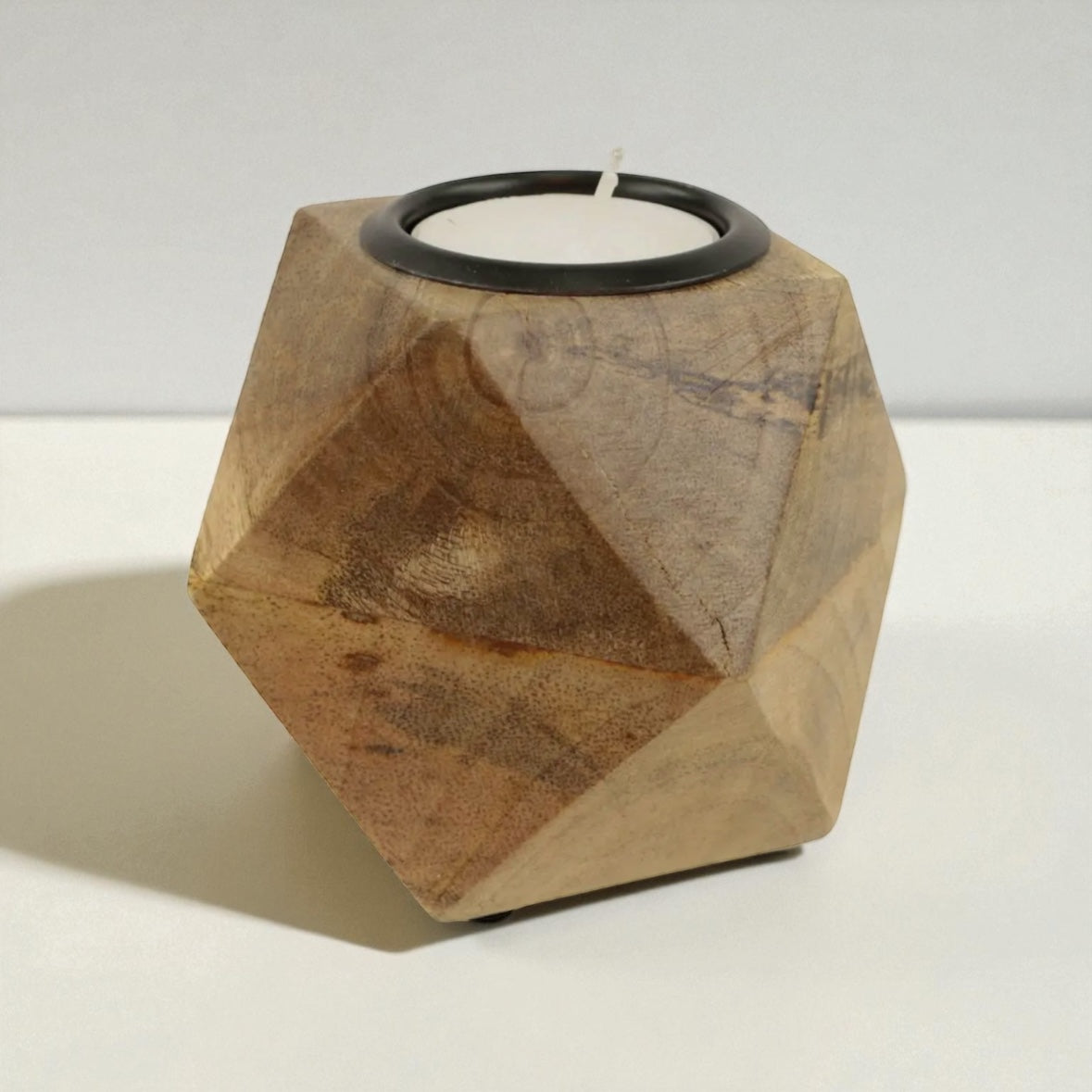 Photophore en bois géométrique