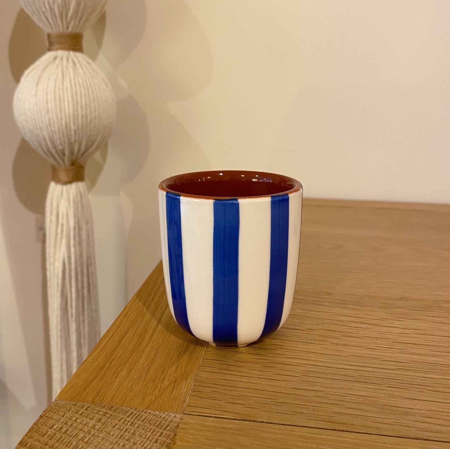 Tasse à café à rayures - bleu