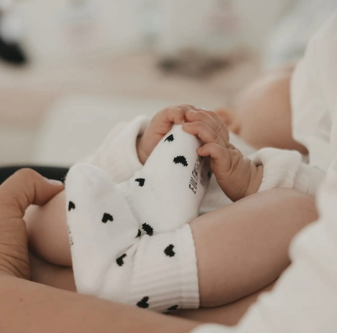 Chaussettes bébé cœurs noirs