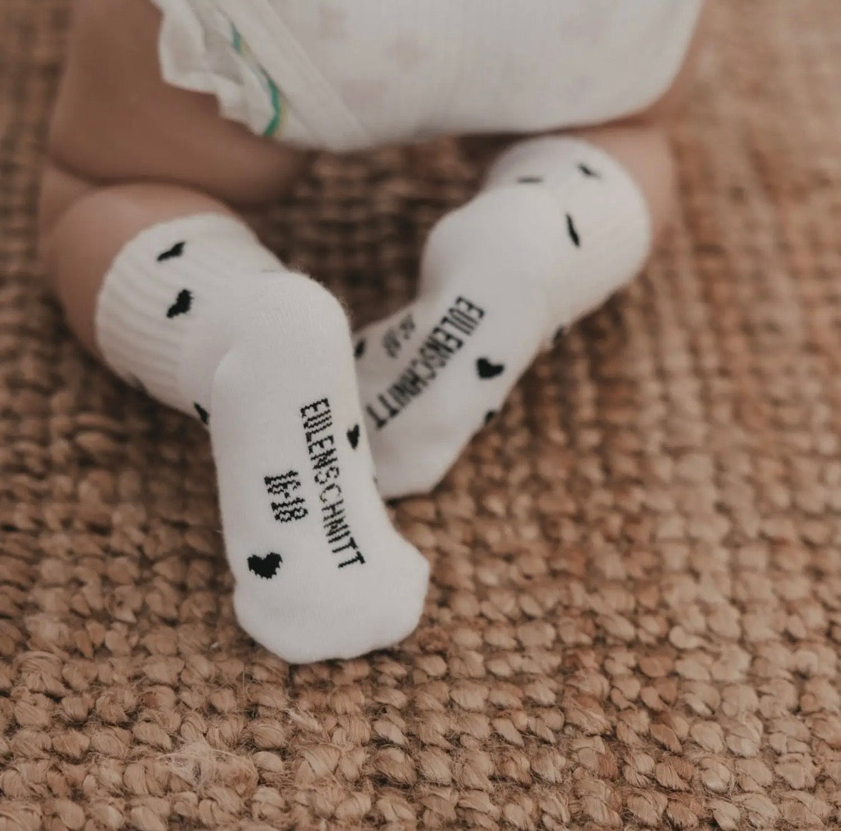 Chaussettes bébé cœurs noirs