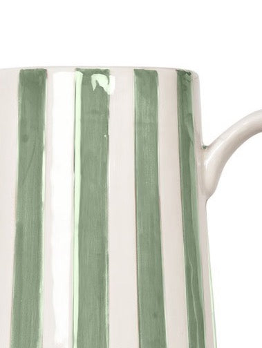 Pichet en céramique à rayures