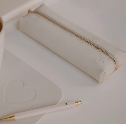 Trousse cœur crème