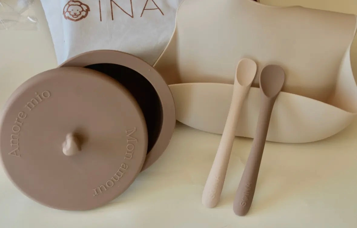 Set de repas pour bébé (Bavoir/ cuillères de sevrage/bol Ina - Crème/ Tale)