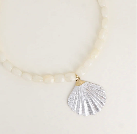 Collier perles & coquillage en émail Blanc et doré