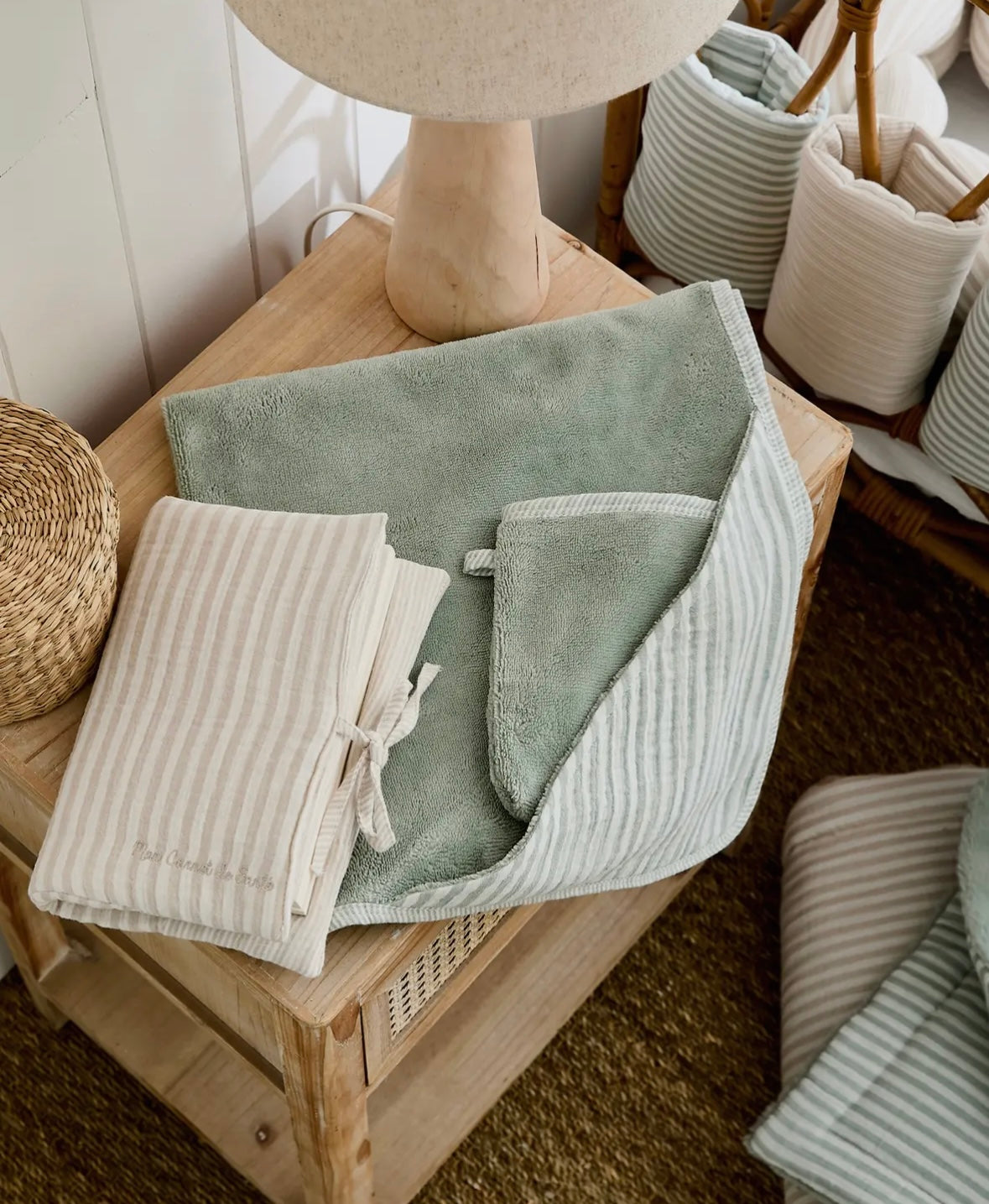 Cape de bain + gant - Éponge bambou & gaze rayé vert