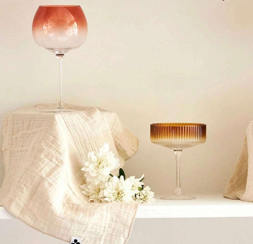 Coupe champagne striée en verre ambre