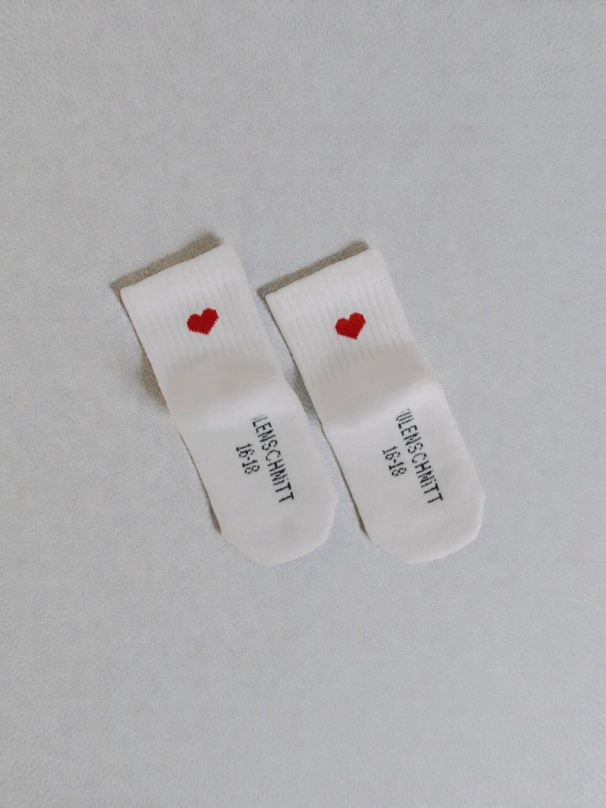 Chaussettes bébé cœur rouge