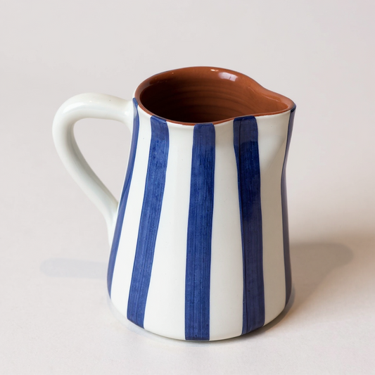 Pichet rayé blanc et bleu en grès casa cubista