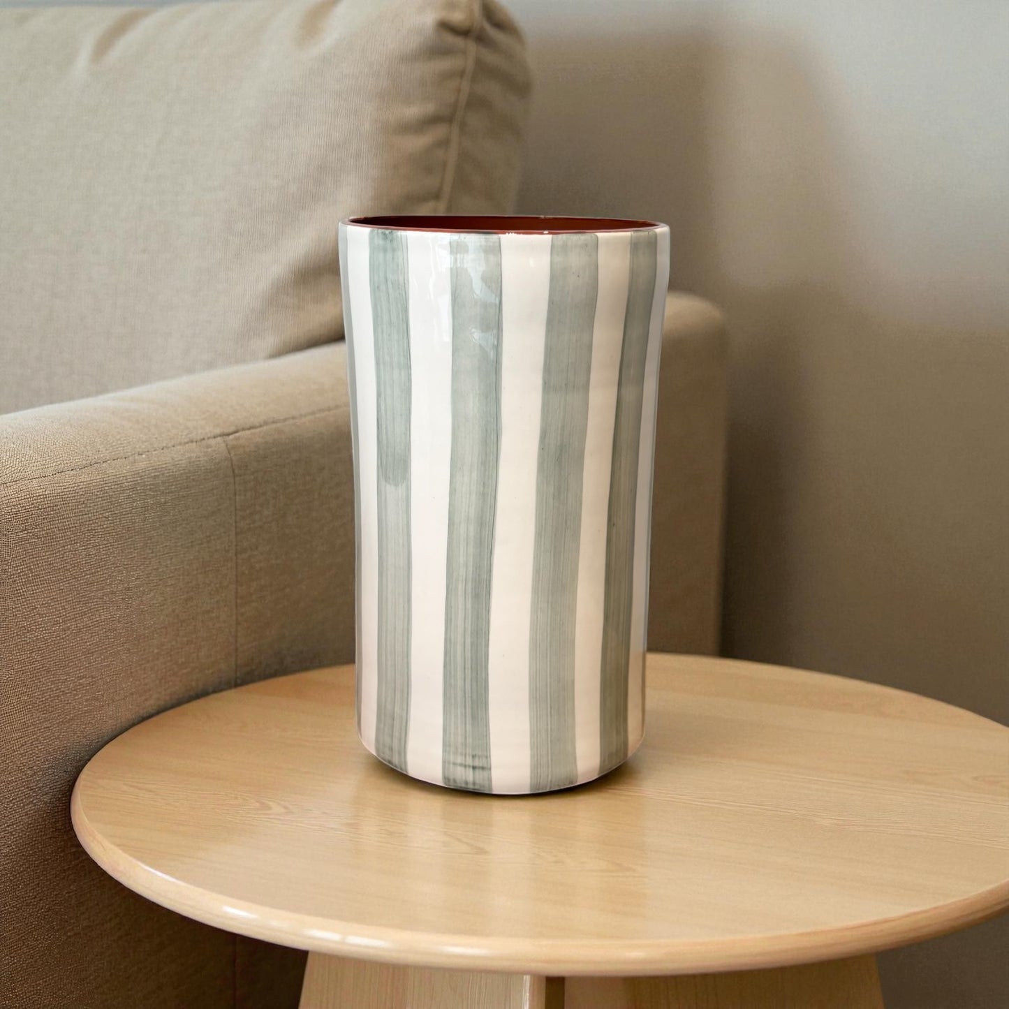 Vase en grès vert sauge